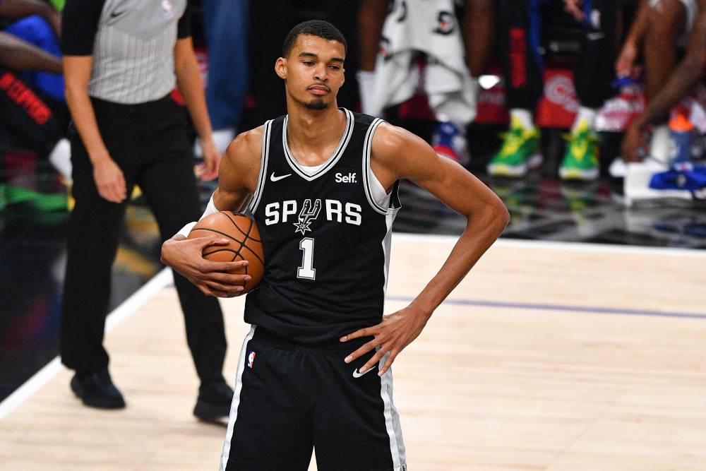 Jogador do Spurs durante partida da NBA